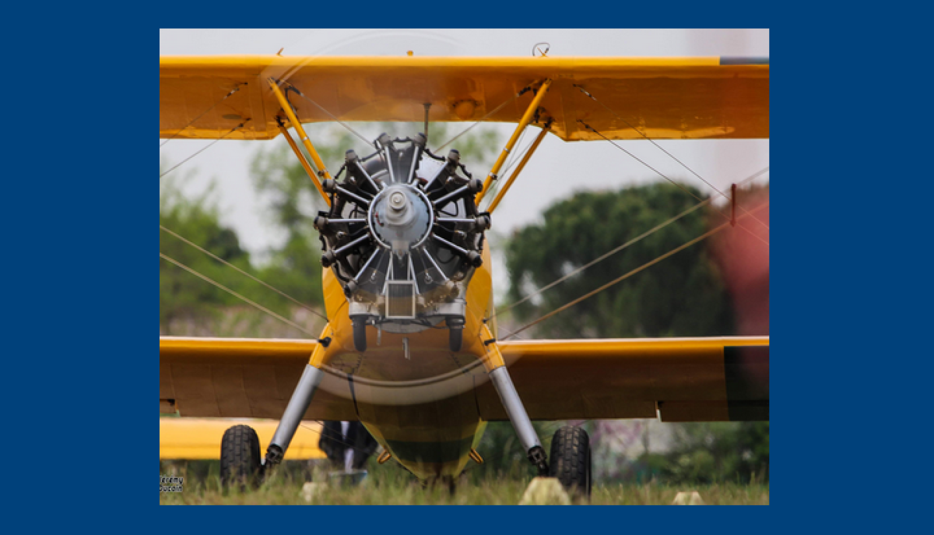 Visite d'Aérorétro : restauration de vieux avions et planeurs